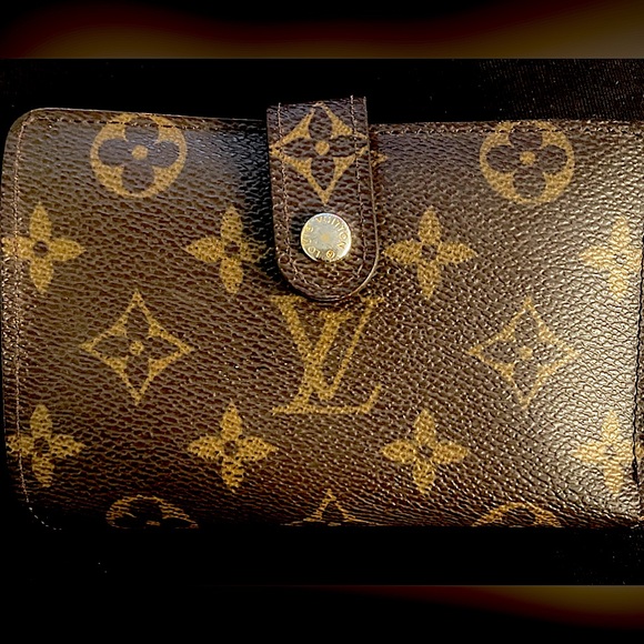Louis Vuitton Monogram Bifold Wallet - Picture 1 of 12